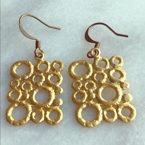 Unique gold fashion earrings.